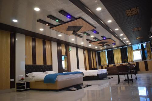 Maa Bhagwati Hotel exterior